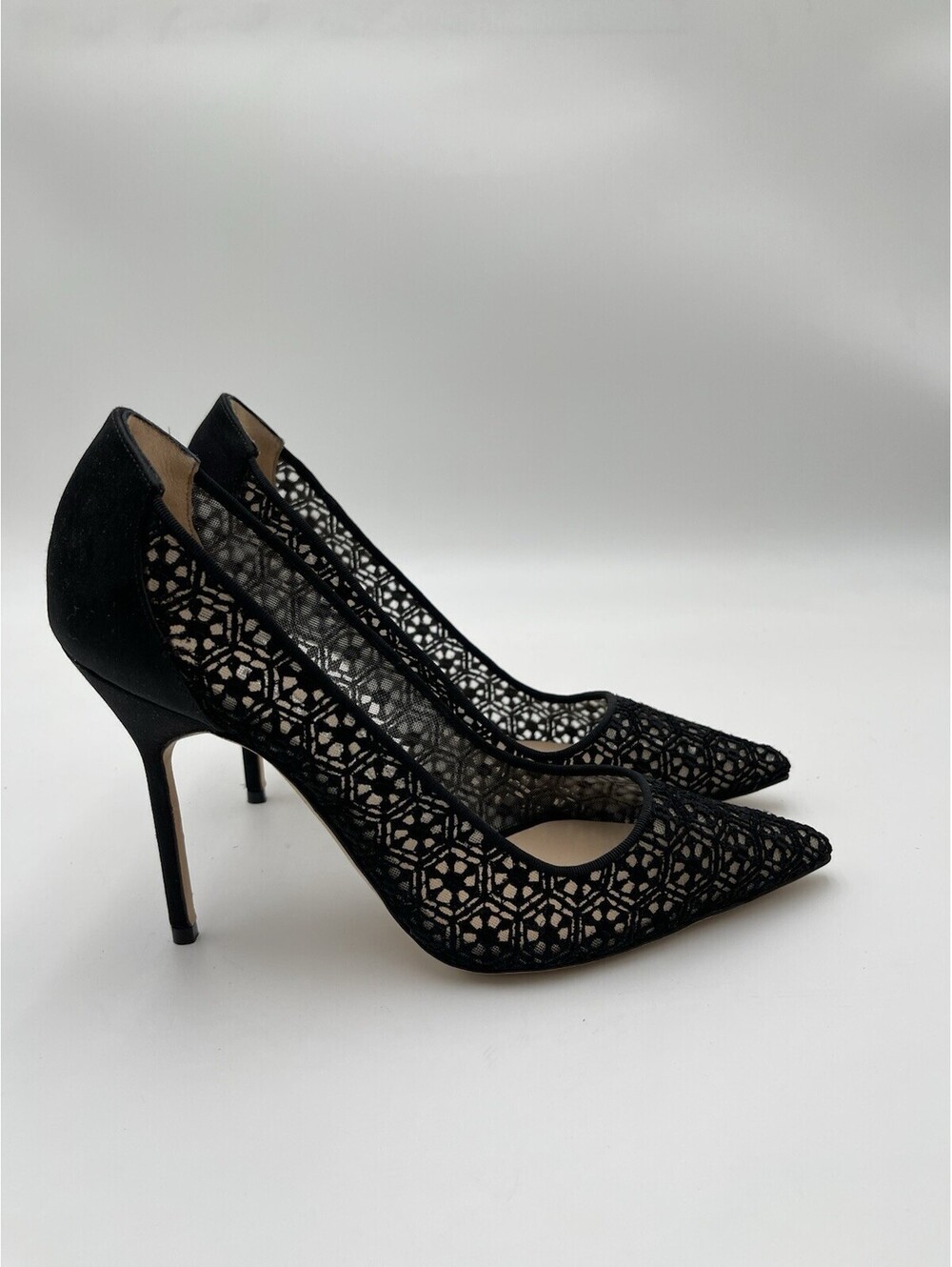 Women's Manolo Blahnik BB 105mm stiletto pumps in black lace Size 37.5